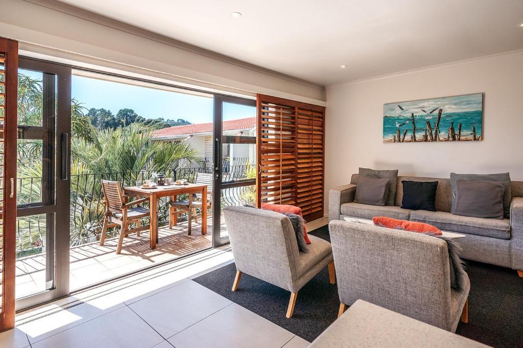 Onetangi Beach Apartments Exterior foto