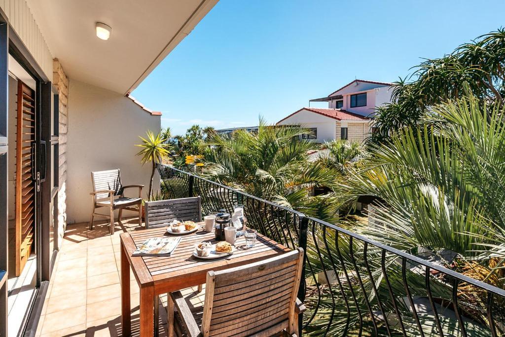 Onetangi Beach Apartments Exterior foto