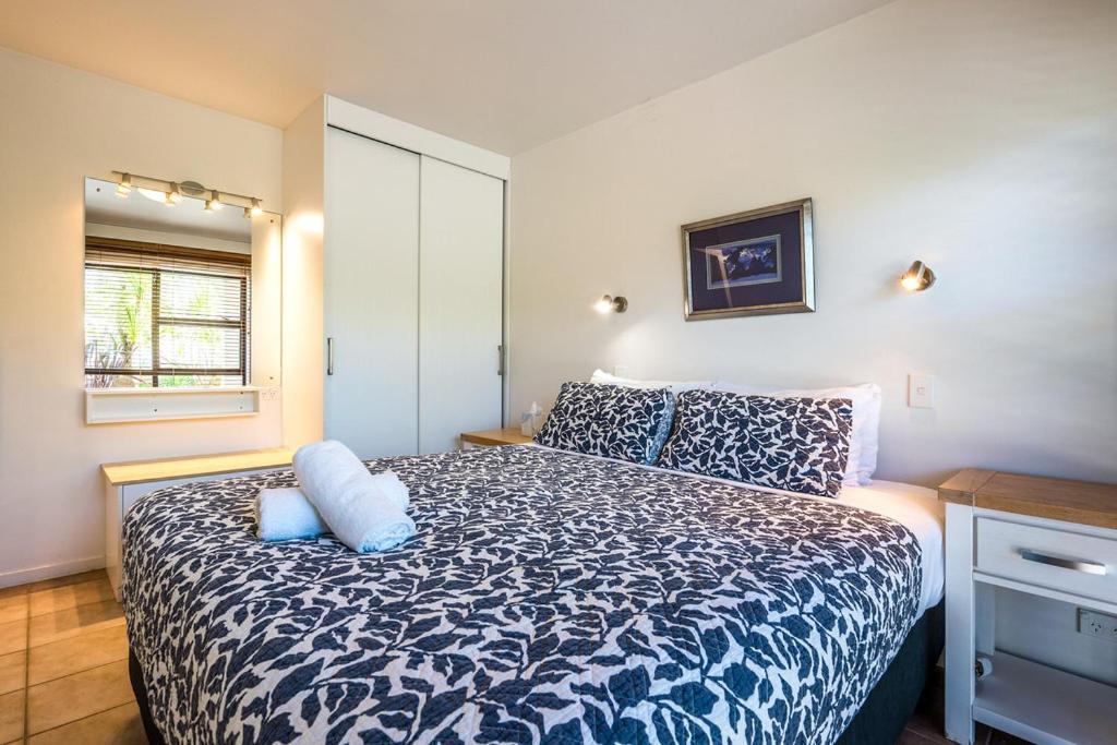 Onetangi Beach Apartments Exterior foto