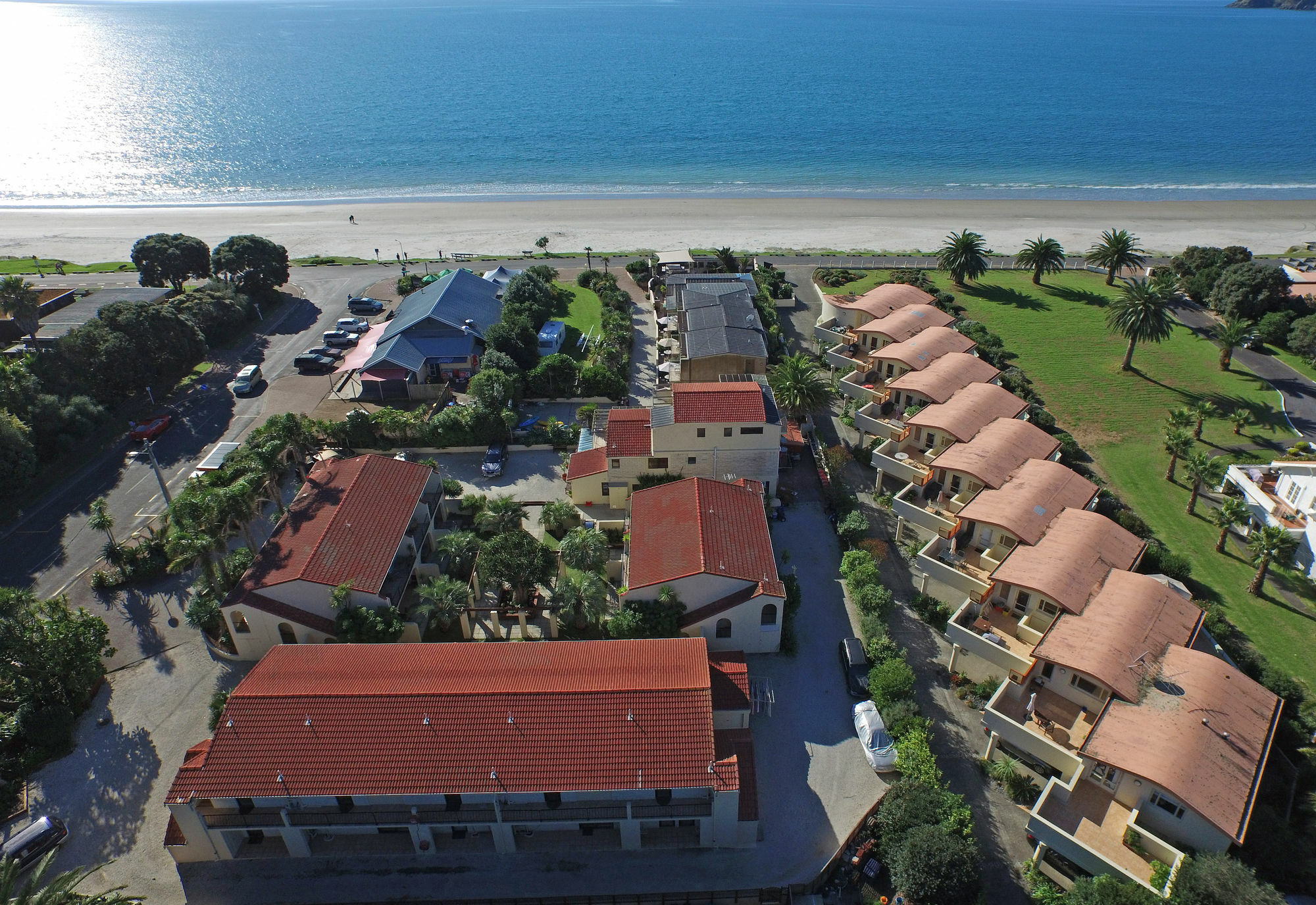 Onetangi Beach Apartments Exterior foto